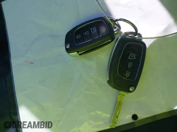 2016 Hyundai Tucson Limited z VIN KM8J33A20GU229712, wystawiony jako IAAI lot #42858852 z przebiegiem 102 042 mil mil oraz . Historia ofert i sprzedaży dostępna na DreamBid. Obrazek 11.