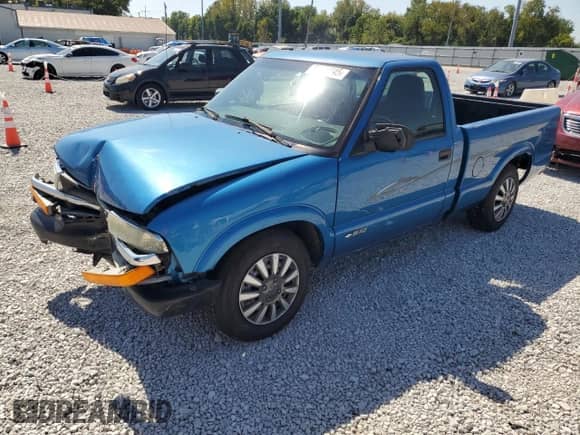2002 Chevrolet S-10 LS z VIN 1GCCS145X28114255, wystawiony jako Copart lot #80674245 z przebiegiem 124 221 mil mil oraz Szkoda całkowita • Salvage title. Historia ofert i sprzedaży dostępna na DreamBid. Obrazek 1.