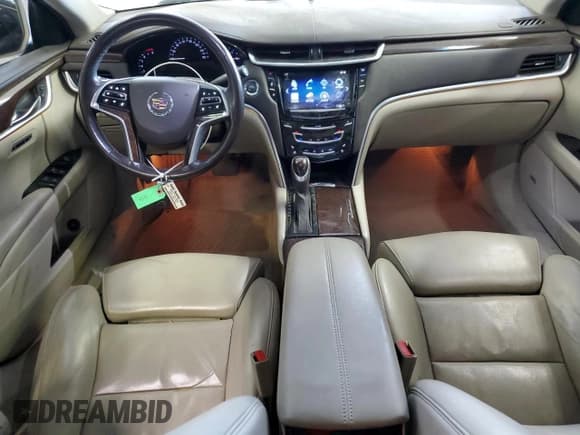 ✅ 2013 Cadillac XTS Luxury • VIN: 2G61R5S31D9215402 • Lot: 91679205. Wystawiony na Copart z przebiegiem 179 448 mil. Bezpłatny archiwum sprzedaży aukcyjnych z USA i szczegółowy raport historii pojazdu na DreamBid. Zdjęcie 8.