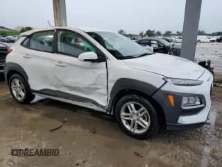 ✅ 2019 Hyundai Kona SE • VIN: KM8K12AAXKU256596 • Лот: 58711884. Опубликован ранее на Copart с пробегом 15 759 миль. Бесплатный доступ к архиву аукционных продаж из США и подробный отчёт об истории автомобиля на DreamBid. Изображение 4.