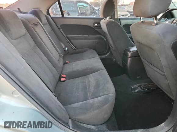 ✅ 2006 Mercury Milan • VIN: 3MEHM07Z56R657380 • Лот: 93089655. Опубликован ранее на Copart с пробегом 120 215 миль. Бесплатный доступ к архиву аукционных продаж из США и подробный отчёт об истории автомобиля на DreamBid. Изображение 10.