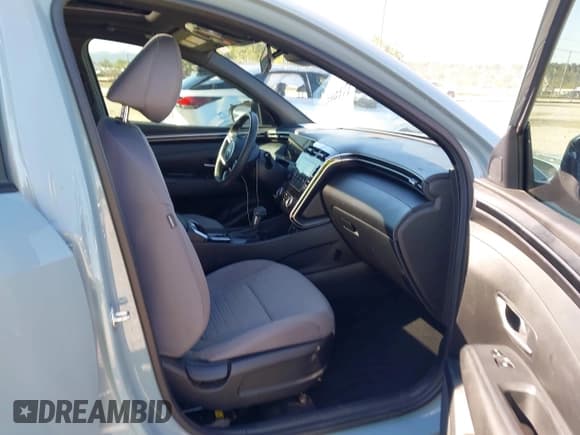 ✅ 2023 Hyundai Santa Cruz SEL • VIN: 5NTJCDAE7PH058098 • Лот: 43359560. Опубликован ранее на IAAI с пробегом 31 877 миль. Бесплатный доступ к архиву аукционных продаж из США и подробный отчёт об истории автомобиля на DreamBid. Изображение 5.