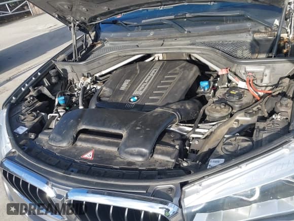 ✅ 2014 BMW X5 xDrive35d • VIN: 5UXKS4C52E0J95798 • Lot: 43774487. Listed on IAAI with 184,389 mi. Free auction sales archive from the USA and detailed vehicle history report at DreamBid. Image 6.