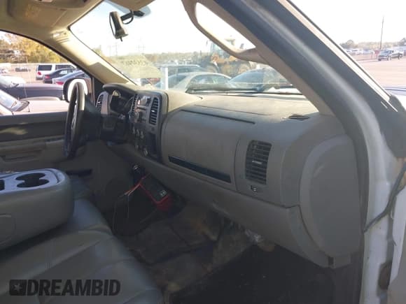 ✅ 2011 Chevrolet Silverado 2500HD Work Truck • VIN: 1GC2CVCG5BZ242111 • Лот: 43532467. Опубликован ранее на IAAI с пробегом 146 992 миль. Бесплатный доступ к архиву аукционных продаж из США и подробный отчёт об истории автомобиля на DreamBid. Изображение 5.