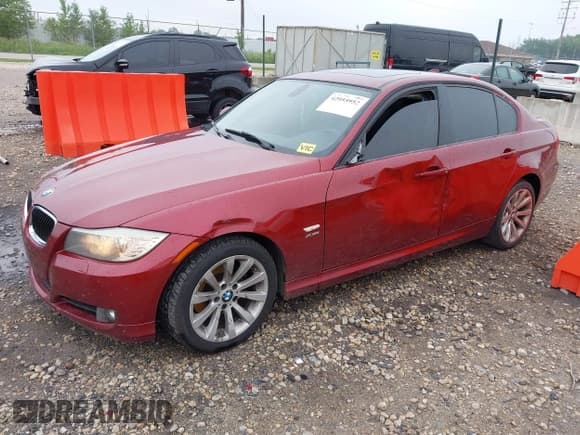 ✅ 2011 BMW 3 Series 328i xDrive • VIN: WBAPK7C56BA821669 • Lot: 42955952. Listed on IAAI with 152,402 mi. Free auction sales archive from the USA and detailed vehicle history report at DreamBid. Image 2.