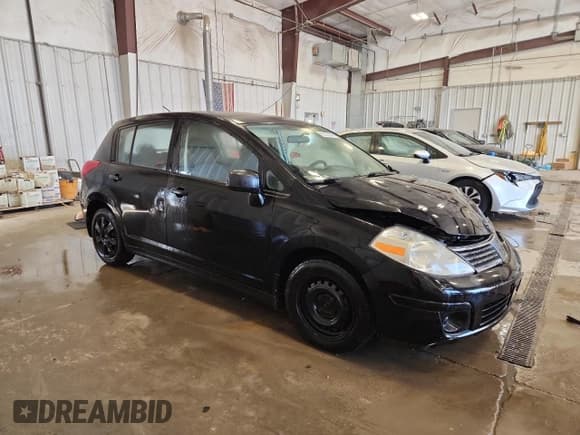 ✅ 2008 Nissan Versa S • VIN: 3N1BC13E68L392223 • Lot: 90532045. Wystawiony na Copart z przebiegiem 125 372 mil. Bezpłatny archiwum sprzedaży aukcyjnych z USA i szczegółowy raport historii pojazdu na DreamBid. Zdjęcie 4.