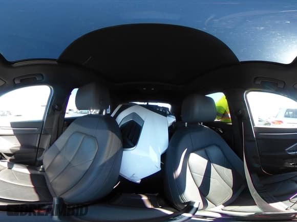 ✅ 2019 Audi Q3 Premium • VIN: WA1AECF37K1077089 • Лот: 41742732. Опубликован ранее на IAAI с пробегом 61 038 миль. Бесплатный доступ к архиву аукционных продаж из США и подробный отчёт об истории автомобиля на DreamBid. Изображение 20.