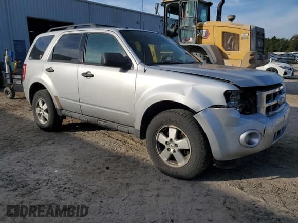 ✅ 2012 Ford Escape XLT • VIN: 1FMCU9DG1CKB61670 • Lot: 91955625. Wystawiony na Copart z przebiegiem 159 473 mil. Bezpłatny archiwum sprzedaży aukcyjnych z USA i szczegółowy raport historii pojazdu na DreamBid. Zdjęcie 4.