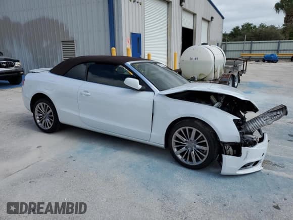 ✅ 2013 Audi A5 Premium • VIN: WAUAFAFH6DN007028 • Lot: 43902115. Wystawiony na Copart z przebiegiem Nie podano. Bezpłatny archiwum sprzedaży aukcyjnych z USA i szczegółowy raport historii pojazdu na DreamBid. Zdjęcie 4.