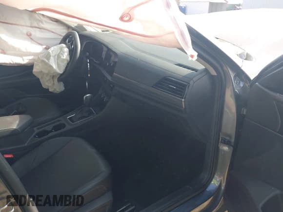 ✅ 2020 Volkswagen Jetta SEL • VIN: 3VWE57BU2LM085177 • Lot: 41880036. Listed on IAAI with 80,059 mi. Free auction sales archive from the USA and detailed vehicle history report at DreamBid. Image 5.