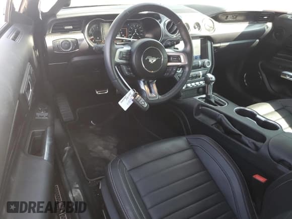 ✅ 2023 Ford Mustang Mach 1 • VIN: 1FA6P8R01P5501571 • Lot: 71977064. Wystawiony na Copart z przebiegiem 8 514 mil. Bezpłatny archiwum sprzedaży aukcyjnych z USA i szczegółowy raport historii pojazdu na DreamBid. Zdjęcie 8.