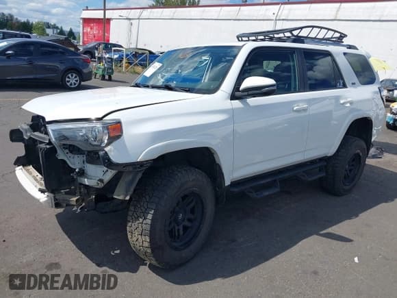 ✅ 2022 Toyota 4Runner SR5 Premium • VIN: JTENU5JR9N6034636 • Лот: 43021226. Опубликован ранее на IAAI с пробегом 47 368 миль. Бесплатный доступ к архиву аукционных продаж из США и подробный отчёт об истории автомобиля на DreamBid. Изображение 2.