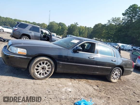 ✅ 2006 Lincoln Town Car Signature • VIN: 1LNHM81V16Y625397 • Лот: 43267061. Опубликован ранее на IAAI с пробегом 228 017 миль. Бесплатный доступ к архиву аукционных продаж из США и подробный отчёт об истории автомобиля на DreamBid. Изображение 14.