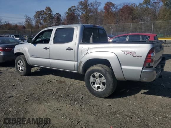 ✅ 2011 Toyota Tacoma • VIN: 3TMLU4EN8BM063649 • Lot: 91255795. Listed on Copart with 133,879 mi. Free auction sales archive from the USA and detailed vehicle history report at DreamBid. Image 2.