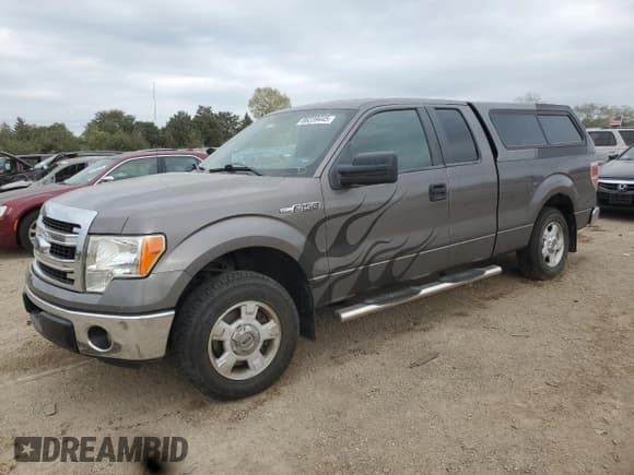 ✅ 2013 Ford F-150 XLT • VIN: 1FTFX1CFXDFA12297 • Lot: 86239445. Wystawiony na Copart z przebiegiem 62 516 mil. Bezpłatny archiwum sprzedaży aukcyjnych z USA i szczegółowy raport historii pojazdu na DreamBid. Zdjęcie 1.