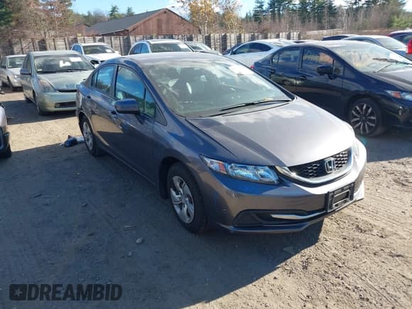 ✅ 2015 Honda Civic LX • VIN: 19XFB2F56FE027349 • Lot: 40763653. Wystawiony na IAAI z przebiegiem 166 195 mil. Bezpłatny archiwum sprzedaży aukcyjnych z USA i szczegółowy raport historii pojazdu na DreamBid. Zdjęcie 1.