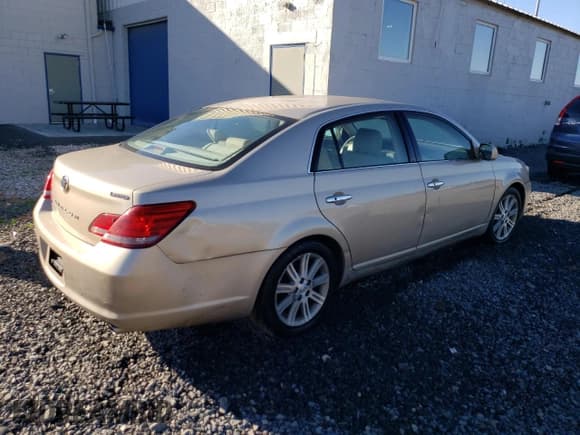 ✅ 2008 Toyota Avalon XLS • VIN: 4T1BK36B58U305510 • Lot: 86824205. Wystawiony na Copart z przebiegiem 265 141 mil. Bezpłatny archiwum sprzedaży aukcyjnych z USA i szczegółowy raport historii pojazdu na DreamBid. Zdjęcie 3.