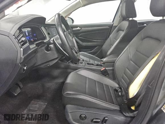 ✅ 2024 Volkswagen Jetta SE • VIN: 3VW7M7BU7RM025528 • Lot: 95124705. Listed on Copart with 40,676 mi. Free auction sales archive from the USA and detailed vehicle history report at DreamBid. Image 7.