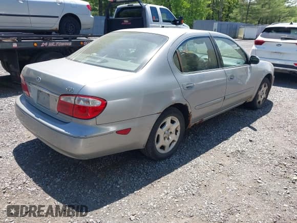 ✅ 2001 Infiniti I30 Luxury • VIN: JNKCA31A11T037026 • Lot: 42292957. Wystawiony na IAAI z przebiegiem 252 421 mil. Bezpłatny archiwum sprzedaży aukcyjnych z USA i szczegółowy raport historii pojazdu na DreamBid. Zdjęcie 4.