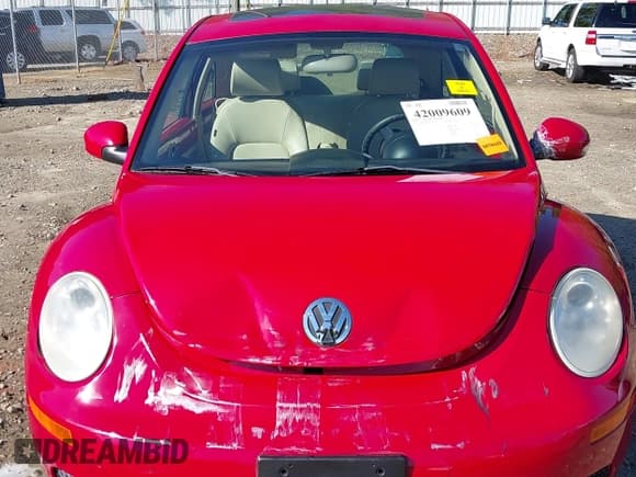 ✅ 2010 Volkswagen Beetle • VIN: 3VWRW3AG4AM013400 • Lot: 42009609. Wystawiony na IAAI z przebiegiem 50 409 mil. Bezpłatny archiwum sprzedaży aukcyjnych z USA i szczegółowy raport historii pojazdu na DreamBid. Zdjęcie 6.