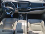 ✅ 2018 Toyota Highlander Hybrid Limited • VIN: 5TDDGRFH7JS037916 • Lot: 50567695. Listed on Copart with 96,677 mi. Free auction sales archive from the USA and detailed vehicle history report at DreamBid. Image 8.