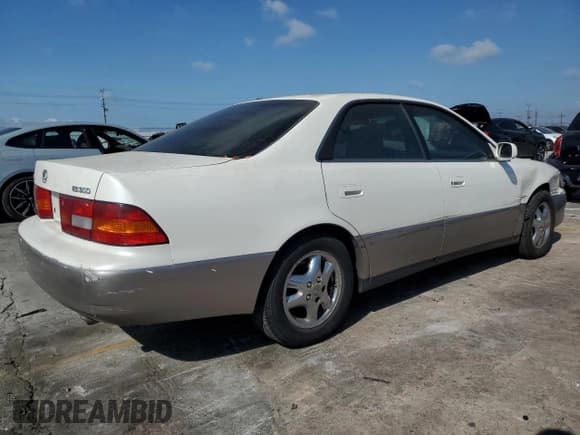 ✅ 1999 Lexus ES 300 • VIN: JT8BF28G8X0169972 • Lot: 80220425. Listed on Copart with 238,117 mi. Free auction sales archive from the USA and detailed vehicle history report at DreamBid. Image 3.