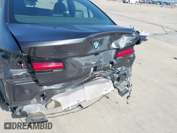 ✅ 2022 BMW 5 Series 530e • VIN: WBA13AG02NCH64896 • Lot: 42525919. Listed on IAAI with 38,965 mi. Free auction sales archive from the USA and detailed vehicle history report at DreamBid. Image 6.