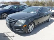 ✅ 2015 Mercedes-Benz C 250 • VIN: WDDGJ4HBXFG383850 • Lot: 41809724. Wystawiony na IAAI z przebiegiem 100 032 mil. Bezpłatny archiwum sprzedaży aukcyjnych z USA i szczegółowy raport historii pojazdu na DreamBid. Zdjęcie 17.