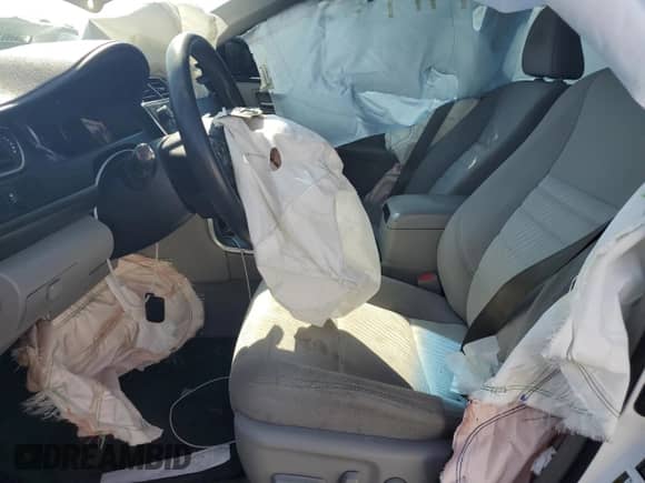 2016 Toyota Camry LE с VIN 4T1BD1FK0GU188173, выставлен на аукционе Copart как лот 71310655 с пробегом 141 413 миль миль и Списание • Salvage title. История ставок и продаж доступна на DreamBid. Изображение 7.