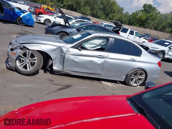 ✅ 2015 BMW 3 Series 328i • VIN: WBA3C1C53FK123724 • Lot: 43114217. Listed on IAAI with 149,763 mi. Free auction sales archive from the USA and detailed vehicle history report at DreamBid. Image 14.