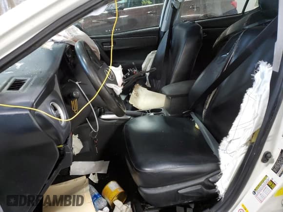 ✅ 2018 Toyota Corolla LE Eco • VIN: 5YFBPRHE4JP835941 • Lot: 72525224. Wystawiony na Copart z przebiegiem Nie podano. Bezpłatny archiwum sprzedaży aukcyjnych z USA i szczegółowy raport historii pojazdu na DreamBid. Zdjęcie 7.