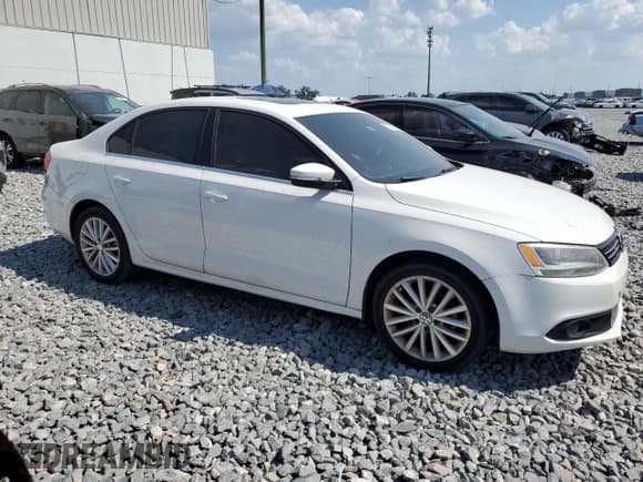 ✅ 2011 Volkswagen Jetta SEL • VIN: 3VWLX7AJ2BM351398 • Lot: 57559365. Listed on Copart with 183,376 mi. Free auction sales archive from the USA and detailed vehicle history report at DreamBid. Image 4.