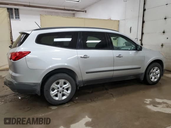 ✅ 2012 Chevrolet Traverse LS • VIN: 1GNKREED1CJ307528 • Lot: 85355725. Wystawiony na Copart z przebiegiem 142 023 mil. Bezpłatny archiwum sprzedaży aukcyjnych z USA i szczegółowy raport historii pojazdu na DreamBid. Zdjęcie 3.