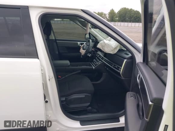 ✅ 2025 Hyundai Santa Fe SE • VIN: 5NMP14GL5SH070275 • Lot: 43286384. Wystawiony na IAAI z przebiegiem 10 123 mil. Bezpłatny archiwum sprzedaży aukcyjnych z USA i szczegółowy raport historii pojazdu na DreamBid. Zdjęcie 5.