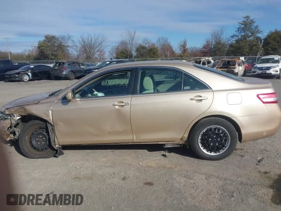 ✅ 2011 Toyota Camry LE • VIN: 4T1BF3EK4BU595350 • Лот: 43695181. Опубликован ранее на IAAI с пробегом 86 954 миль. Бесплатный доступ к архиву аукционных продаж из США и подробный отчёт об истории автомобиля на DreamBid. Изображение 15.