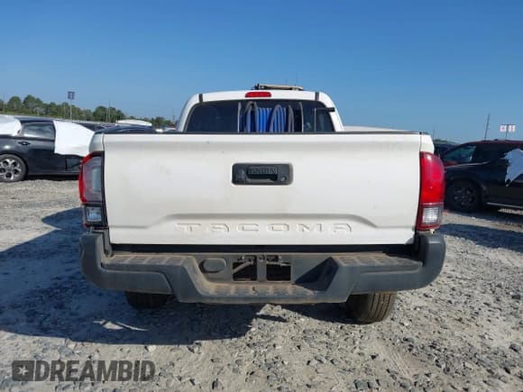 ✅ 2023 Toyota Tacoma SR • VIN: 3TYRX5GN4PT090136 • Lot: 43218664. Wystawiony na IAAI z przebiegiem 43 070 mil. Bezpłatny archiwum sprzedaży aukcyjnych z USA i szczegółowy raport historii pojazdu na DreamBid. Zdjęcie 16.