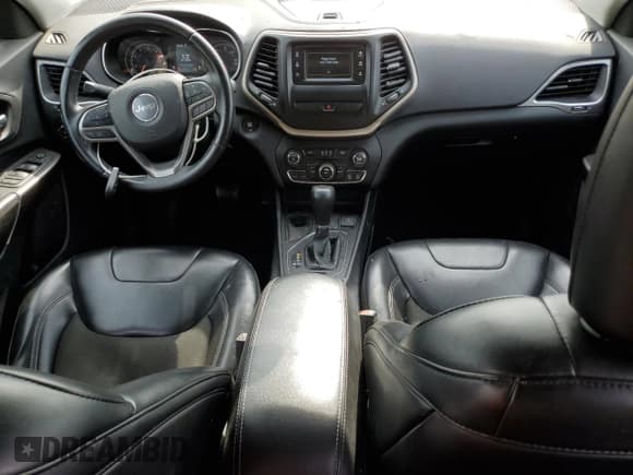 ✅ 2019 Jeep Cherokee Latitude Plus • VIN: 1C4PJLLB7KD110615 • Lot: 54757225. Listed on Copart with 114,840 mi. Free auction sales archive from the USA and detailed vehicle history report at DreamBid. Image 8.