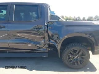 ✅ 2022 Chevrolet Silverado 1500 LT Trail Boss • VIN: 3GCUDFED4NG584362 • Lot: 42709596. Wystawiony na IAAI z przebiegiem 57 733 mil. Bezpłatny archiwum sprzedaży aukcyjnych z USA i szczegółowy raport historii pojazdu na DreamBid. Zdjęcie 6.