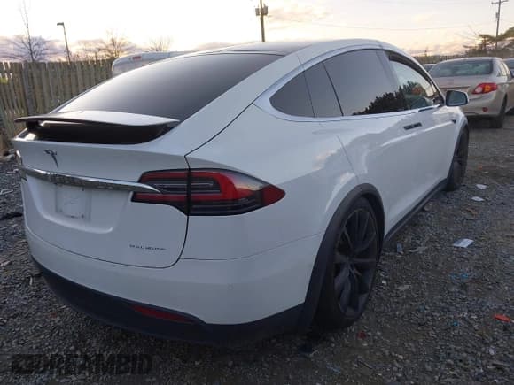 ✅ 2021 Tesla Model X Long Range Plus • VIN: 5YJXCAE21MF323910 • Лот: 43808115. Опубликован ранее на IAAI с пробегом Не указан. Бесплатный доступ к архиву аукционных продаж из США и подробный отчёт об истории автомобиля на DreamBid. Изображение 4.