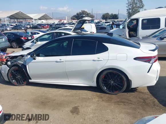 2022 Toyota Camry XSE с VIN 4T1K61BK1NU063664, выставлен на аукционе IAAI как лот 41455405 с пробегом 29 360 миль миль и . История ставок и продаж доступна на DreamBid. Изображение 14.