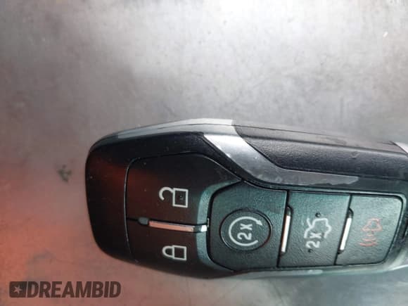 ✅ 2016 Ford Explorer XLT • VIN: 1FM5K8D89GGB68781 • Lot: 43620074. Listed on IAAI with 132,137 mi. Free auction sales archive from the USA and detailed vehicle history report at DreamBid. Image 11.