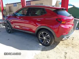 ✅ 2021 Buick Encore GX Essence • VIN: KL4MMFSL9MB112574 • Lot: 43648374. Wystawiony na IAAI z przebiegiem 16 177 mil. Bezpłatny archiwum sprzedaży aukcyjnych z USA i szczegółowy raport historii pojazdu na DreamBid. Zdjęcie 3.