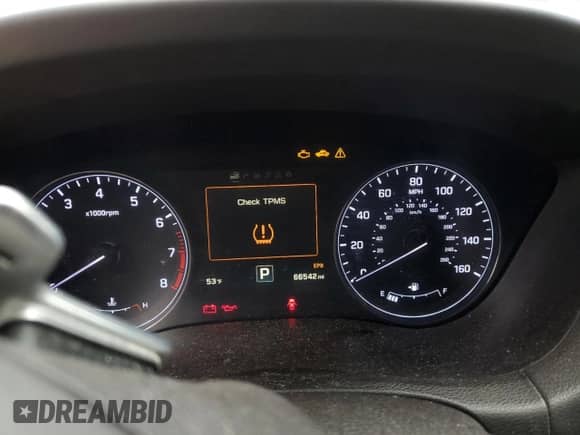 2015 Hyundai Genesis 3.8L with VIN KMHGN4JE1FU042806, listed as a Copart auction lot 80960474 with 66,542 mi miles and Clean title. Bid and sale history available at DreamBid. Image 9.