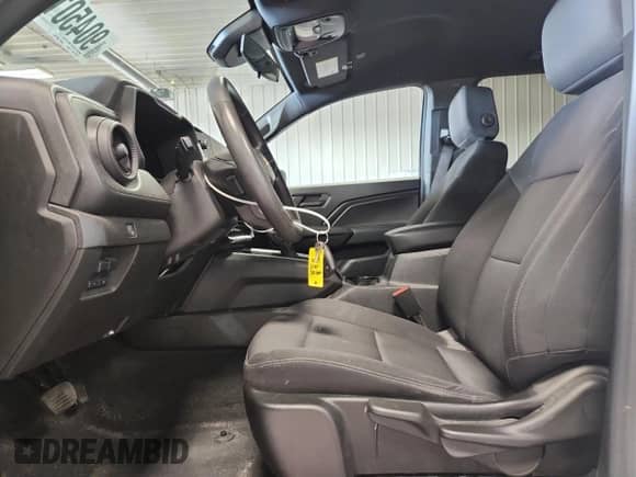 2023 Chevrolet Colorado 2WD Work Truck z VIN 1GCPSBEK1P1138035, wystawiony jako Copart lot #90450115 z przebiegiem 77 080 mil mil oraz Nie do naprawy • Non repairable. Historia ofert i sprzedaży dostępna na DreamBid. Obrazek 7.