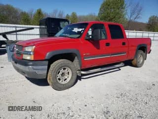✅ 2004 Chevrolet Silverado 2500 LT • VIN: 1GCGC23U14F144126 • Lot: 46220944. Wystawiony na Copart z przebiegiem 231 422 mil. Bezpłatny archiwum sprzedaży aukcyjnych z USA i szczegółowy raport historii pojazdu na DreamBid. Zdjęcie 1.