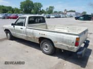 ✅ 1986 Toyota Pickup • VIN: JT4RN55R8G0177256 • Лот: 42560540. Опубликован ранее на IAAI с пробегом 304 700 миль. Бесплатный доступ к архиву аукционных продаж из США и подробный отчёт об истории автомобиля на DreamBid. Изображение 3.