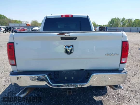 2016 Ram 1500 Express with VIN 1C6RR7FT2GS353496, listed as a IAAI auction lot 41992361 with 188,304 mi miles and . Bid and sale history available at DreamBid. Image 16.