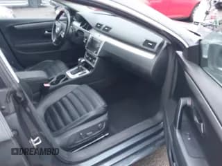 ✅ 2010 Volkswagen CC Sport • VIN: WVWML9AN6AE507044 • Lot: 43808503. Wystawiony na IAAI z przebiegiem 129 609 mil. Bezpłatny archiwum sprzedaży aukcyjnych z USA i szczegółowy raport historii pojazdu na DreamBid. Zdjęcie 5.