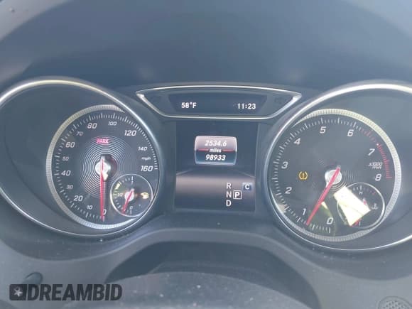 ✅ 2018 Mercedes-Benz CLA 250 • VIN: WDDSJ4EB6JN677040 • Lot: 43510857. Wystawiony na IAAI z przebiegiem 98 933 mil. Bezpłatny archiwum sprzedaży aukcyjnych z USA i szczegółowy raport historii pojazdu na DreamBid. Zdjęcie 7.