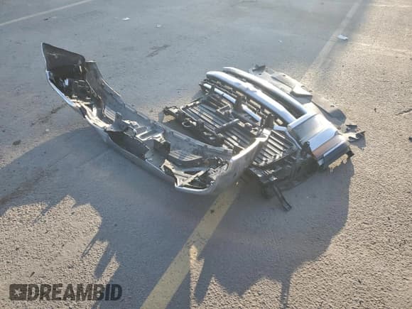 ✅ 2018 Chevrolet Silverado 1500 LT • VIN: 3GCPCREC6JG261062 • Lot: 91107325. Wystawiony na Copart z przebiegiem 150 265 mil. Bezpłatny archiwum sprzedaży aukcyjnych z USA i szczegółowy raport historii pojazdu na DreamBid. Zdjęcie 12.